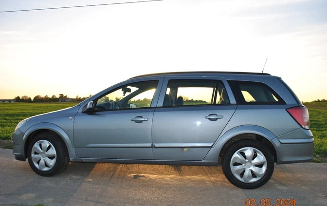 Volkswagen Caravelle cena 91900 przebieg: 193000, rok produkcji 2018 z Nowy Tomyśl małe 301